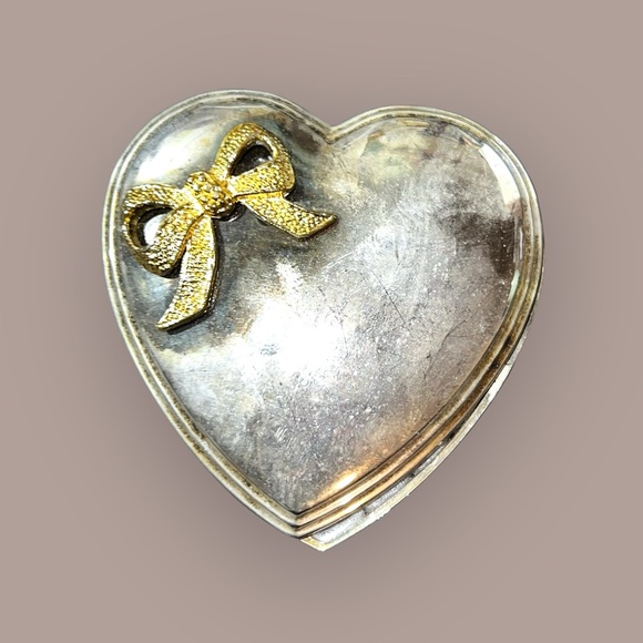 Vintage Silver Plated Heart Trinket Box with Gold Bow - Picture 2 of 13